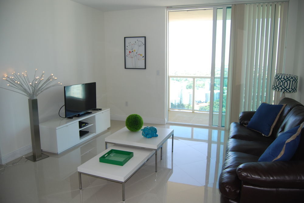 Churchill Suites Miami Brickell - One Broadway Экстерьер фото