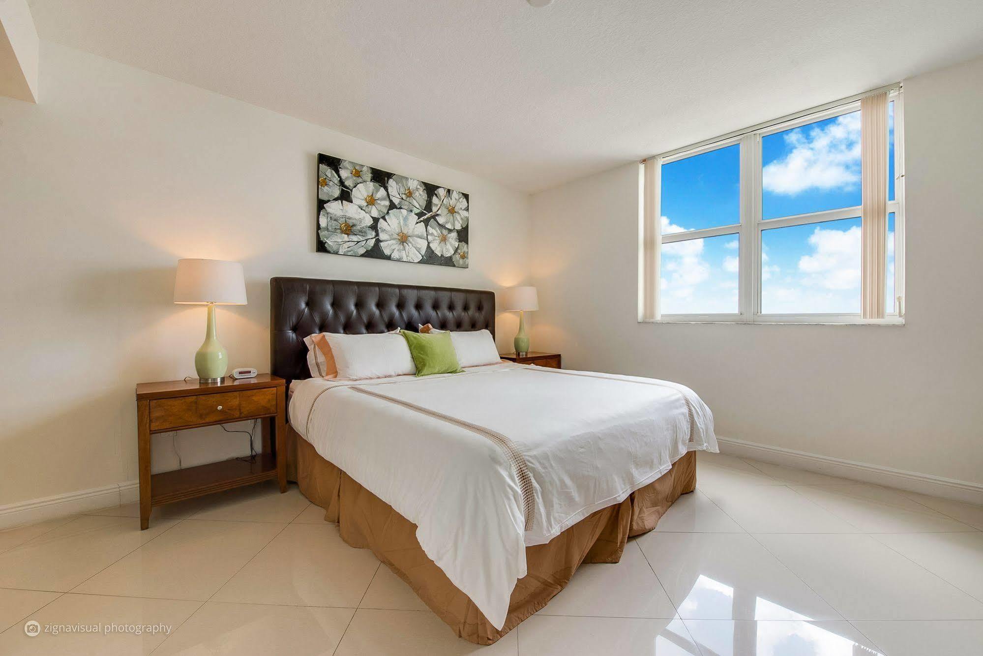Churchill Suites Miami Brickell - One Broadway Экстерьер фото